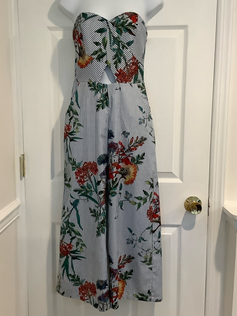 MAIN STRIP Striped/Floral Strapless Cropped Wide Leg Resortwear Jumpsuit S